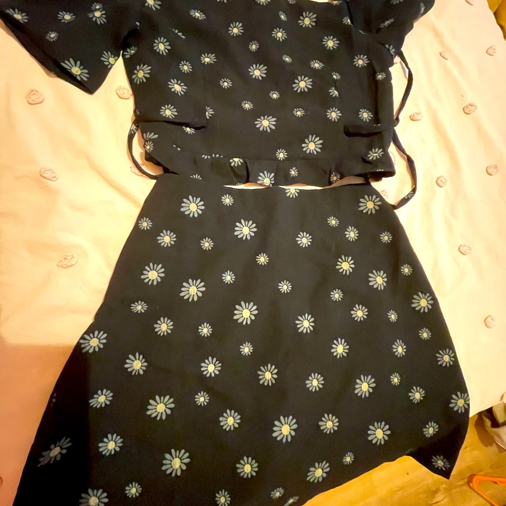 black set with white floral